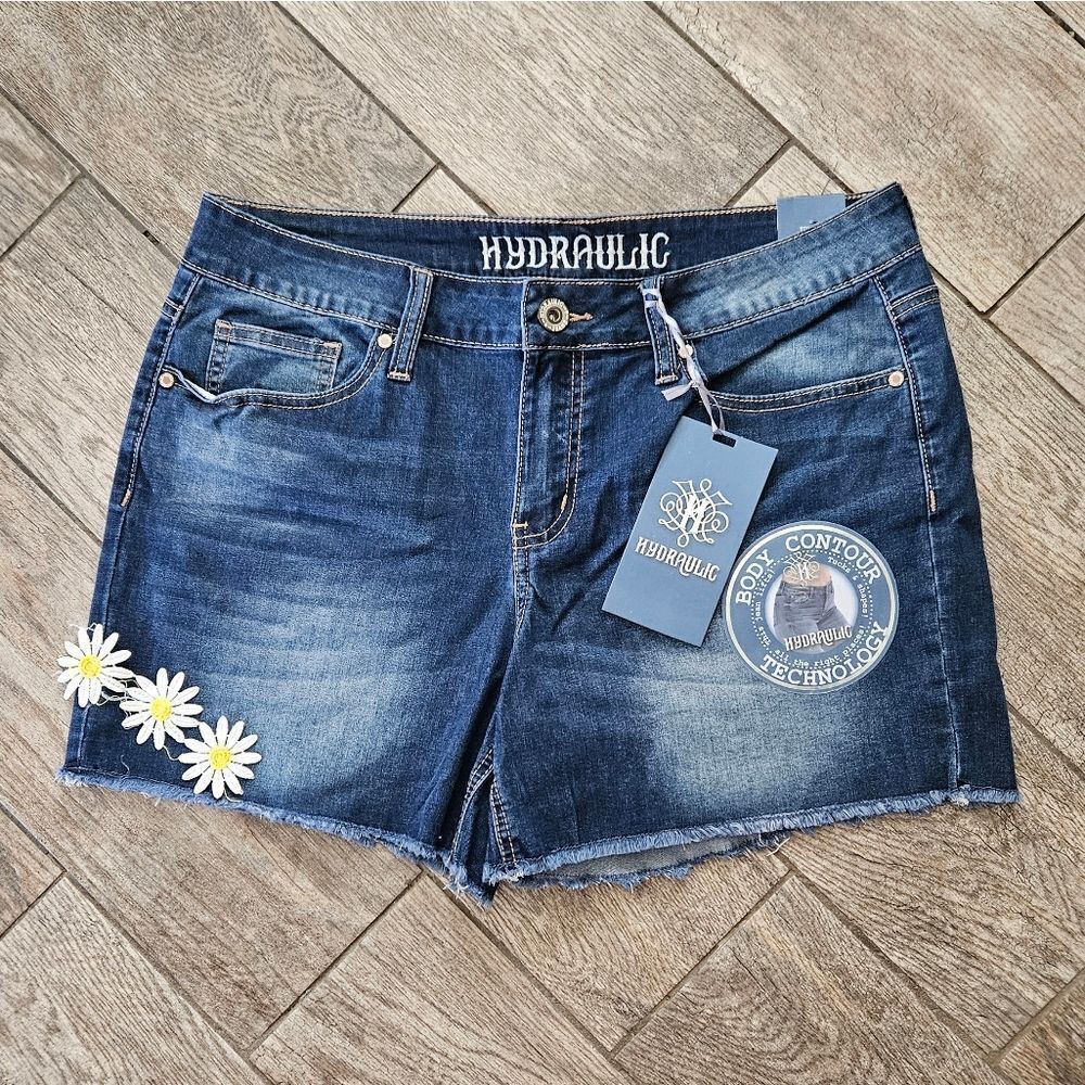 Hydraulic Natural Jean Shorts with Embroidered Sunflowers Size 12